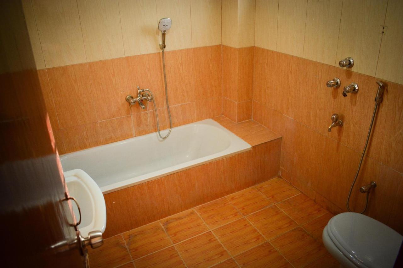 The Alina Hotel & Suites Chittagong Esterno foto