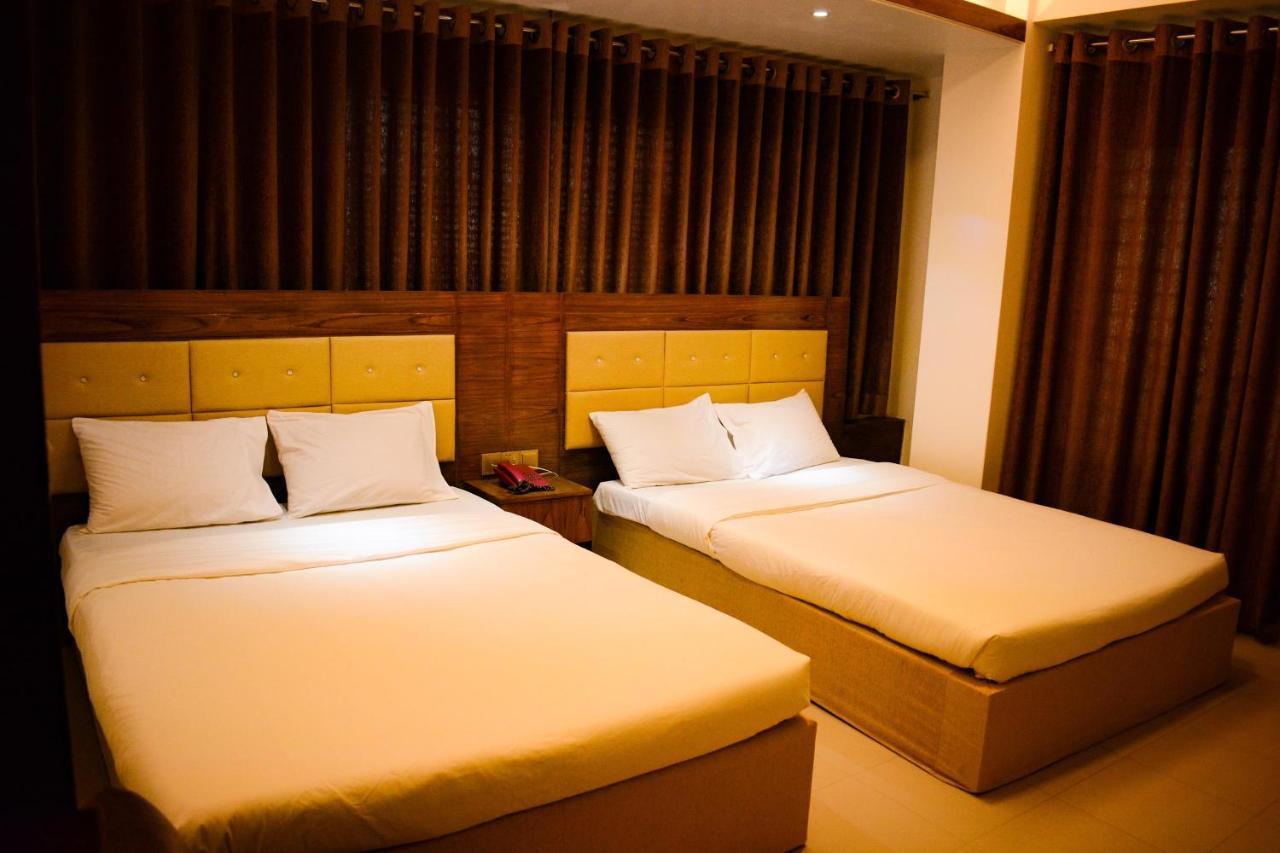 The Alina Hotel & Suites Chittagong Esterno foto
