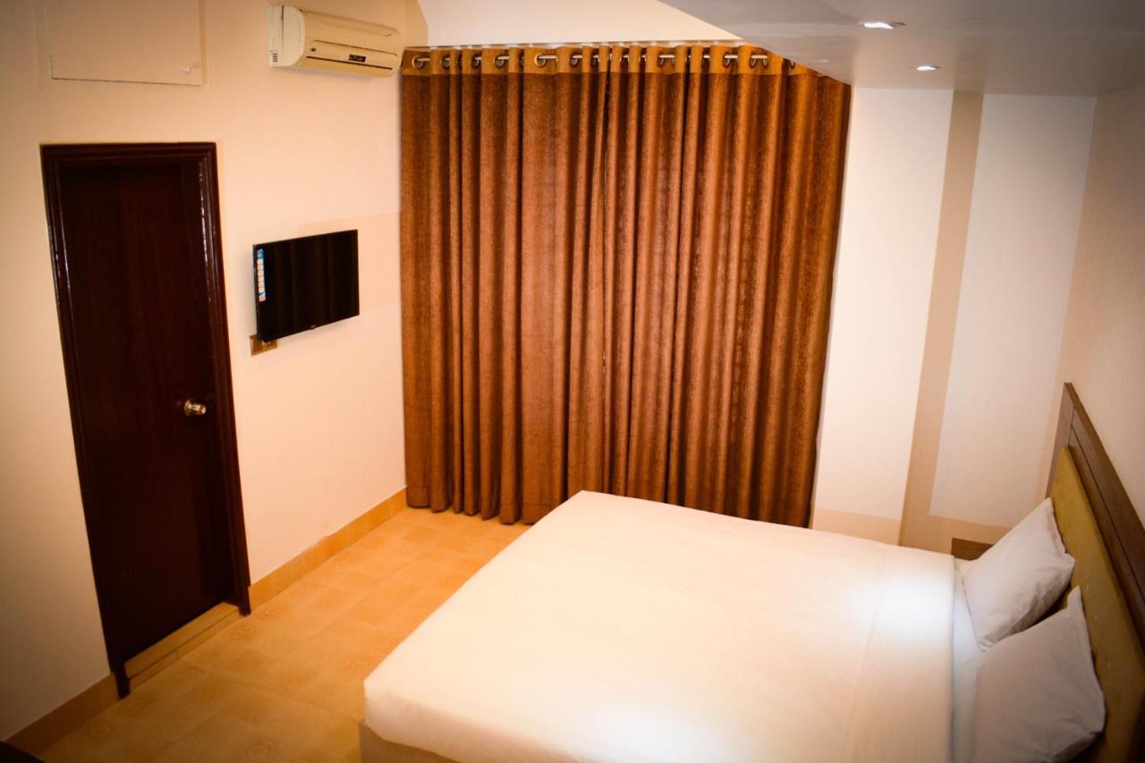 The Alina Hotel & Suites Chittagong Esterno foto