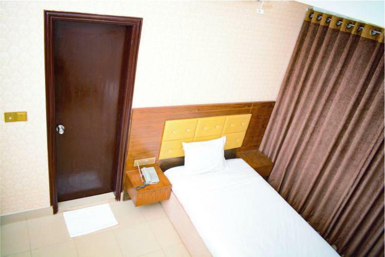 The Alina Hotel & Suites Chittagong Esterno foto